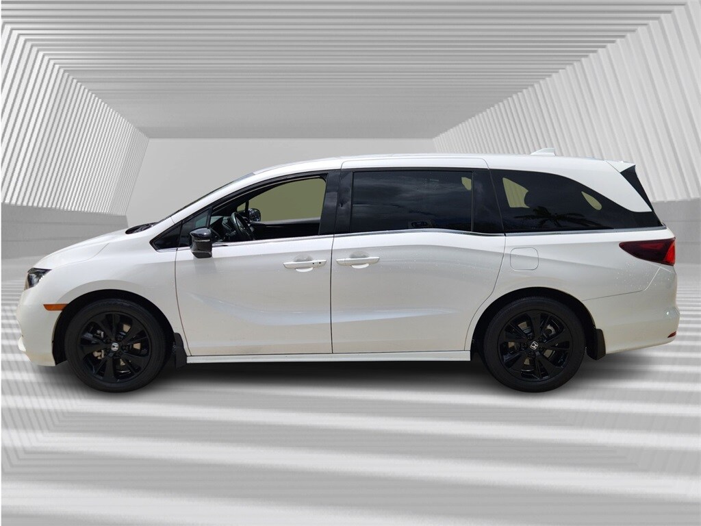 2024 Honda Odyssey Sport photo 2