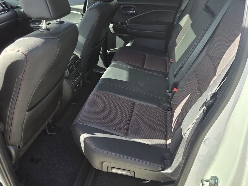 2025 Honda Ridgeline Black Edition - Photo 11
