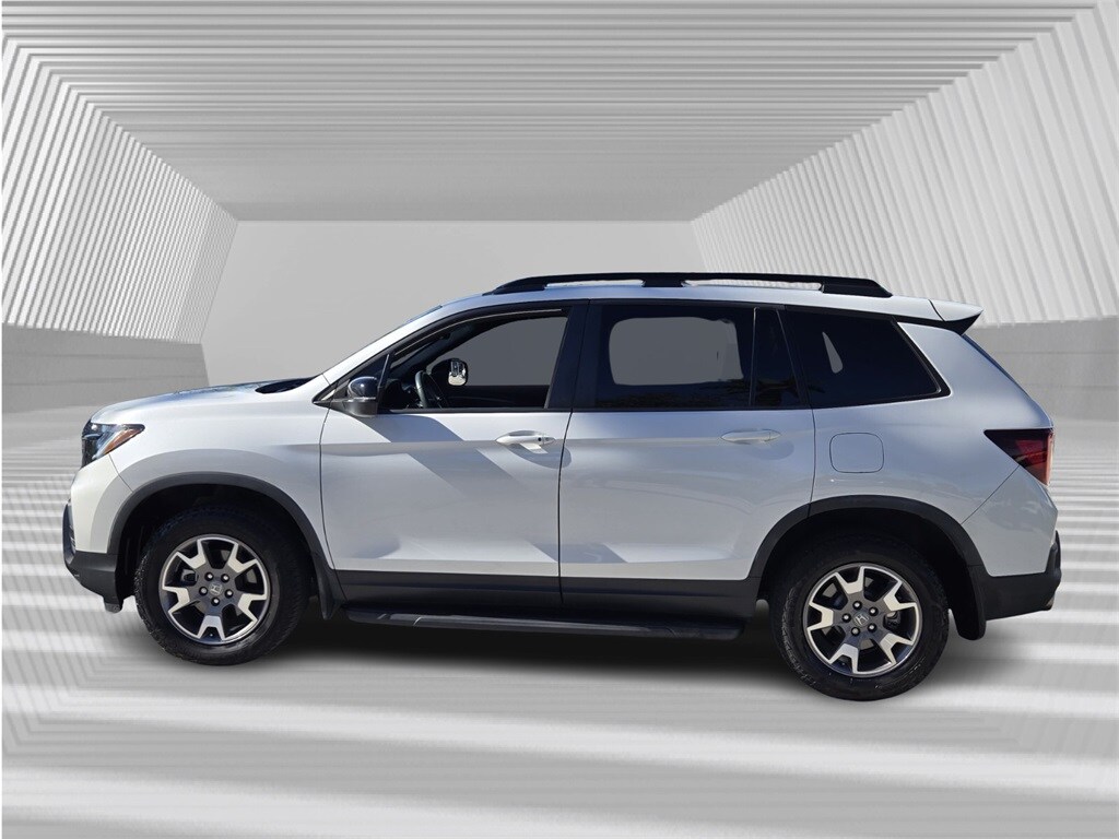 2022 Honda Passport TrailSport photo 2