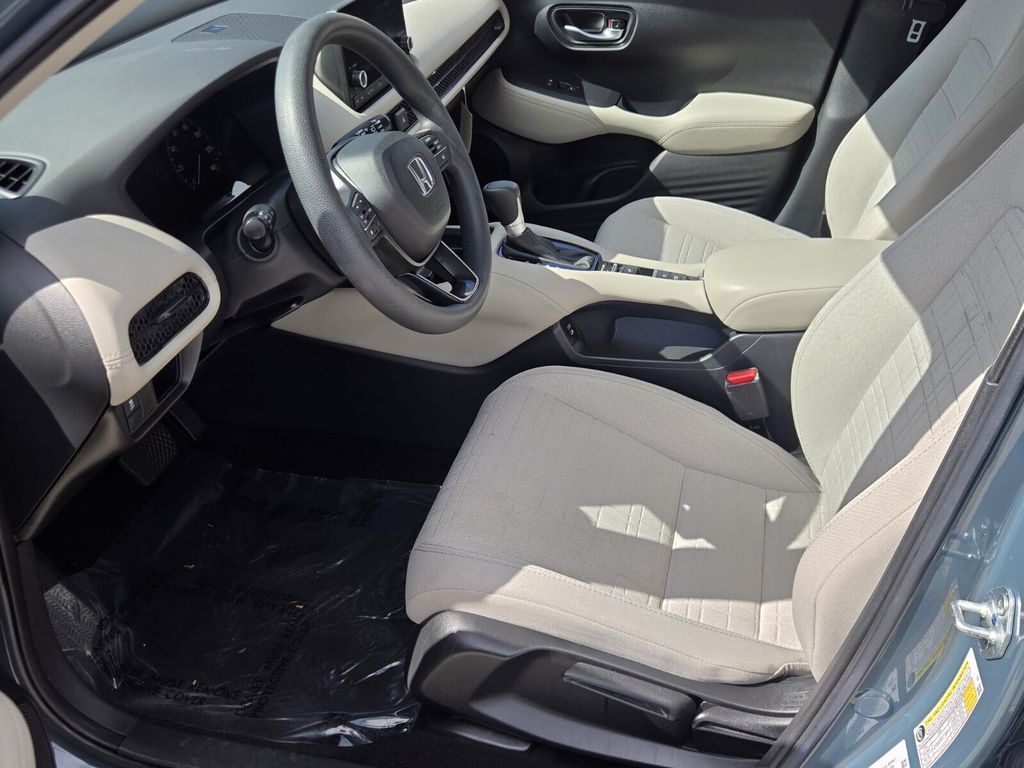 2025 Honda HR-V LX - Photo 10