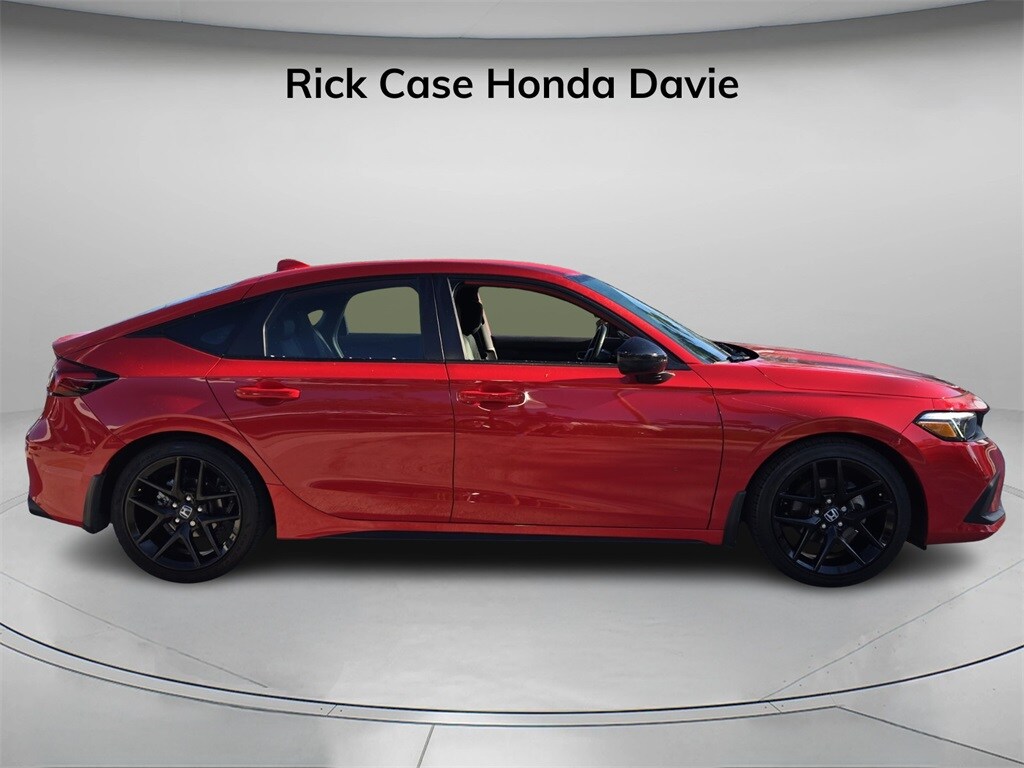 2024 Honda Civic Sport Hatchback photo 2