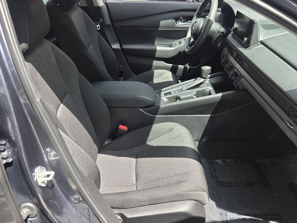 2025 Honda Accord LX - Photo 17