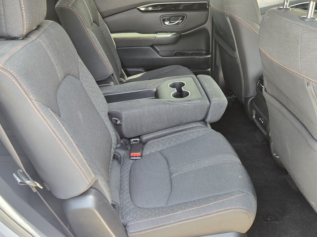 2025 Honda Pilot Sport - Photo 16