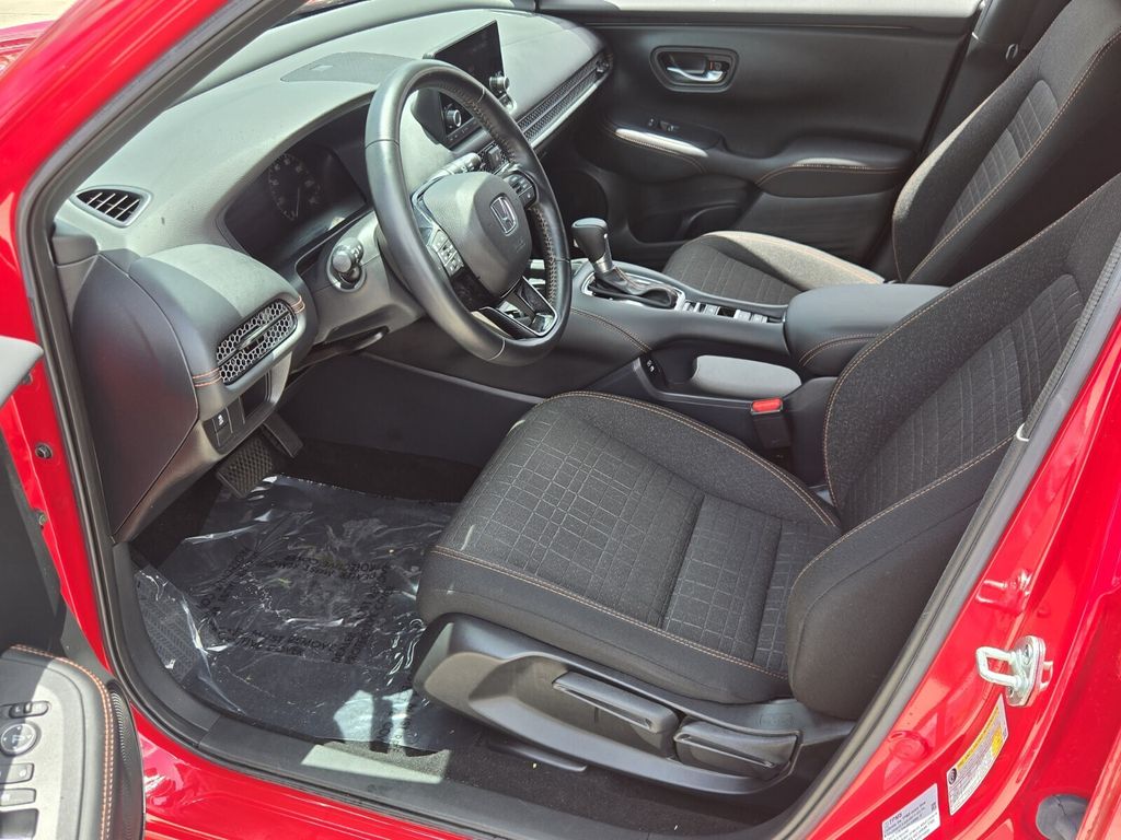 2025 Honda HR-V Sport - Photo 10