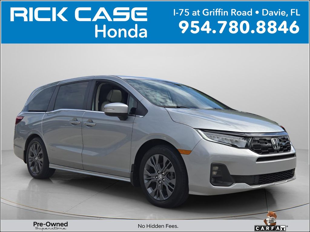 2025 Honda Odyssey Touring's photo