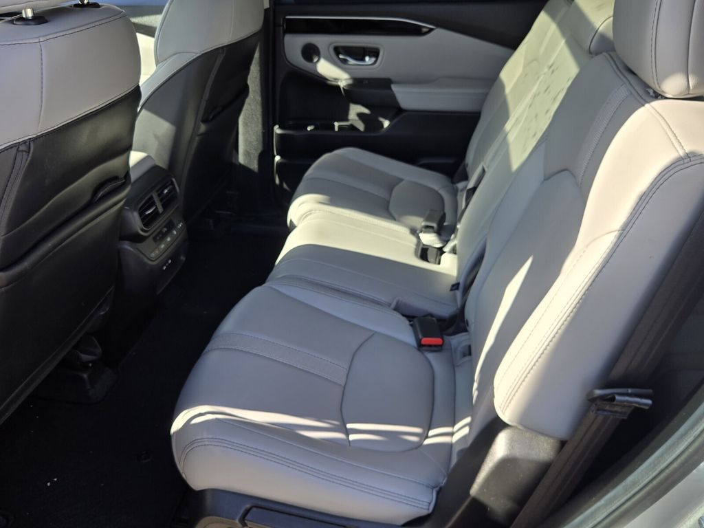 2025 Honda Pilot Touring - Photo 10