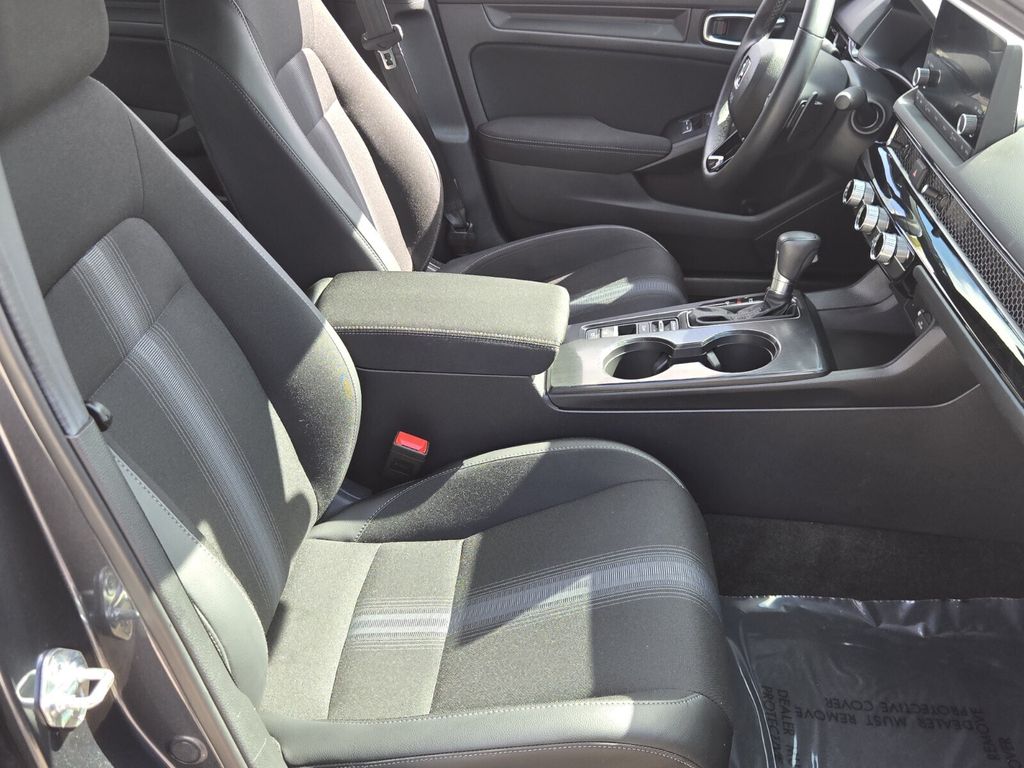 2025 Honda Civic Sport - Photo 17