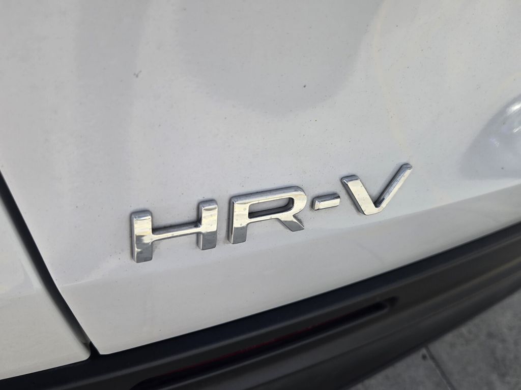 2025 Honda HR-V LX - Photo 14