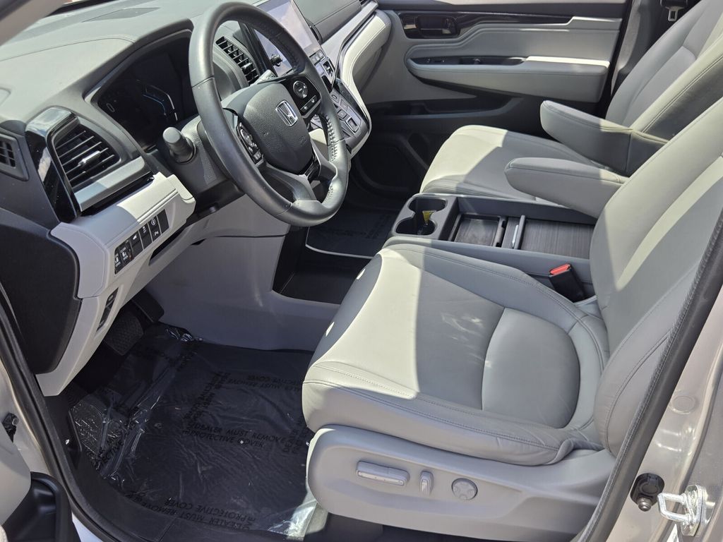 2024 Honda Odyssey Touring - Photo 11