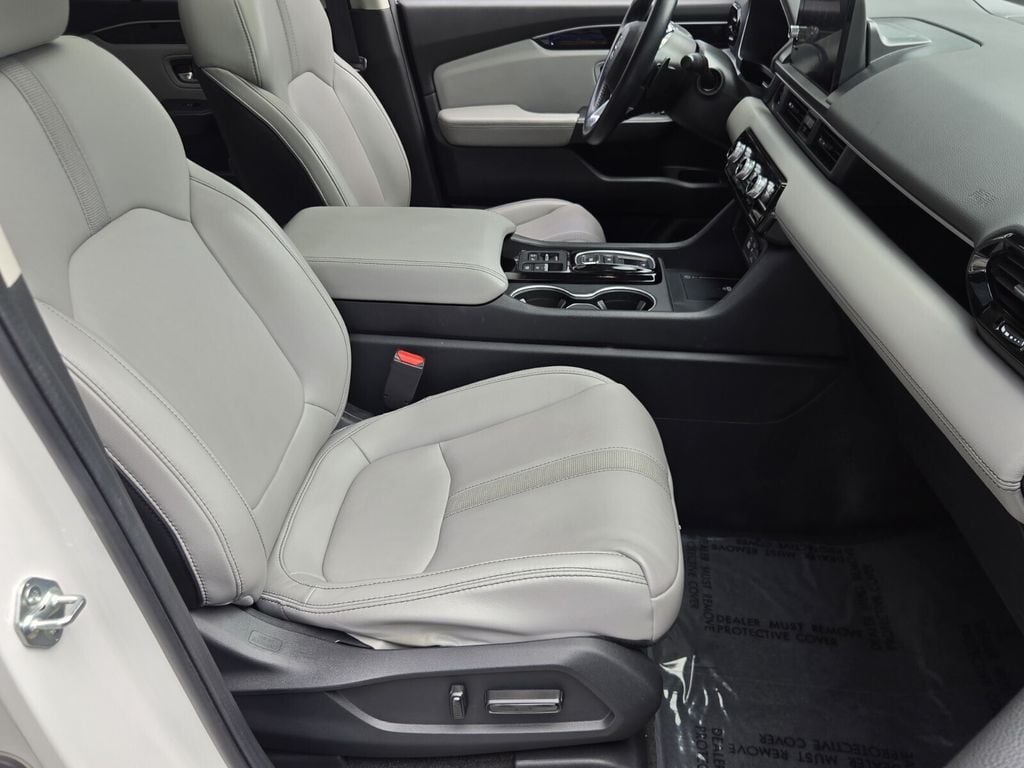 2023 Honda Pilot Touring - Photo 18