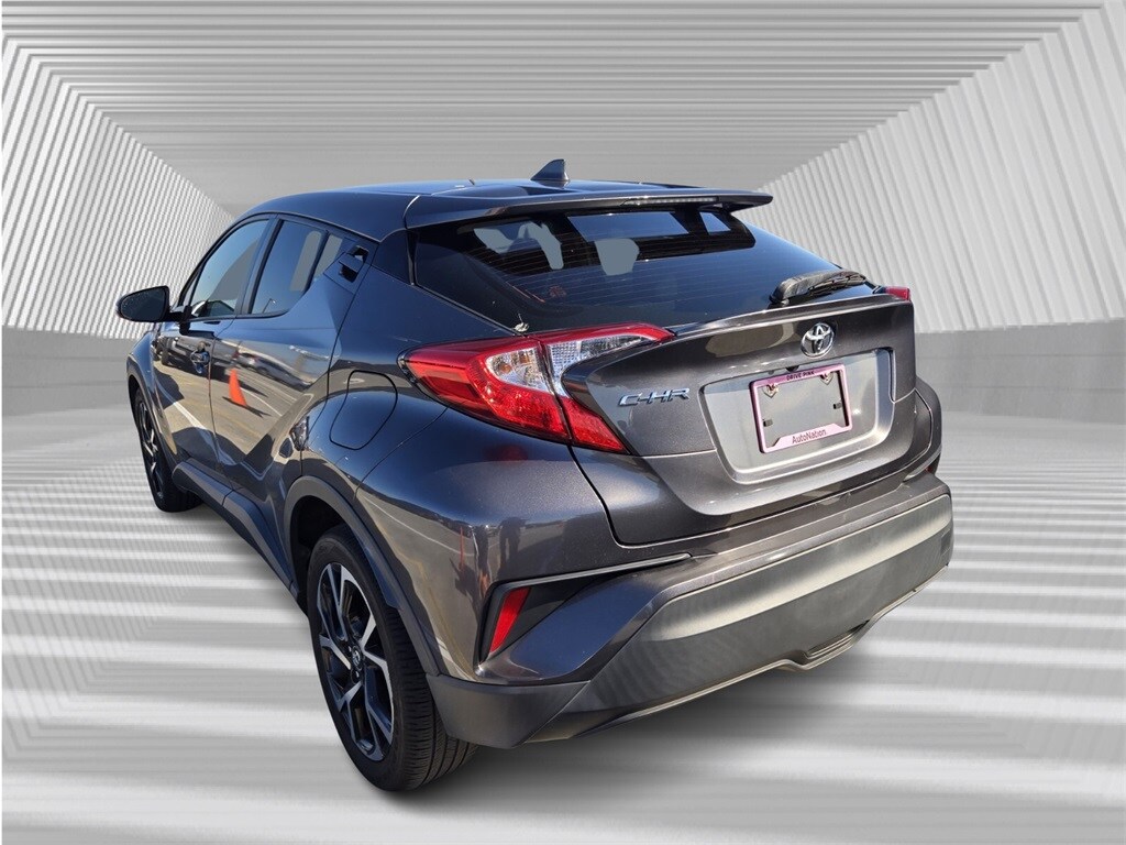 2018 Toyota C-HR XLE photo 3