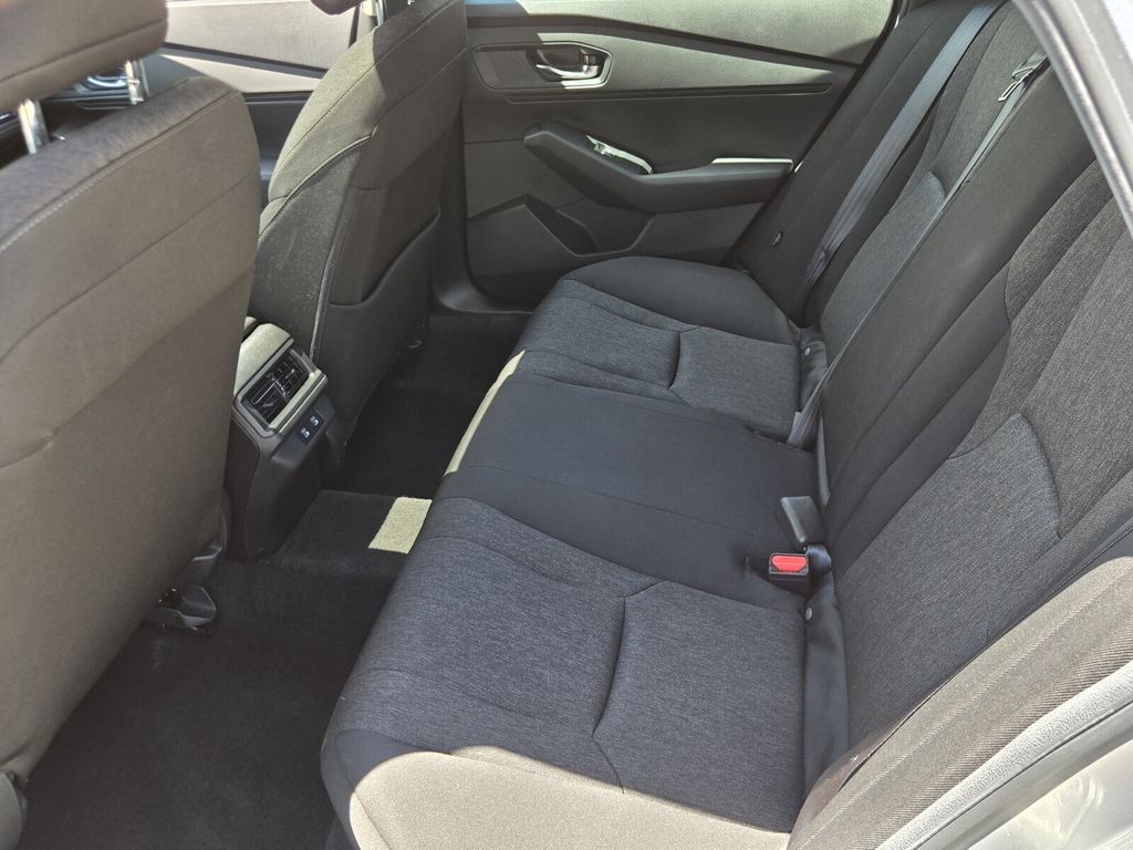 2025 Honda Accord SE - Photo 11