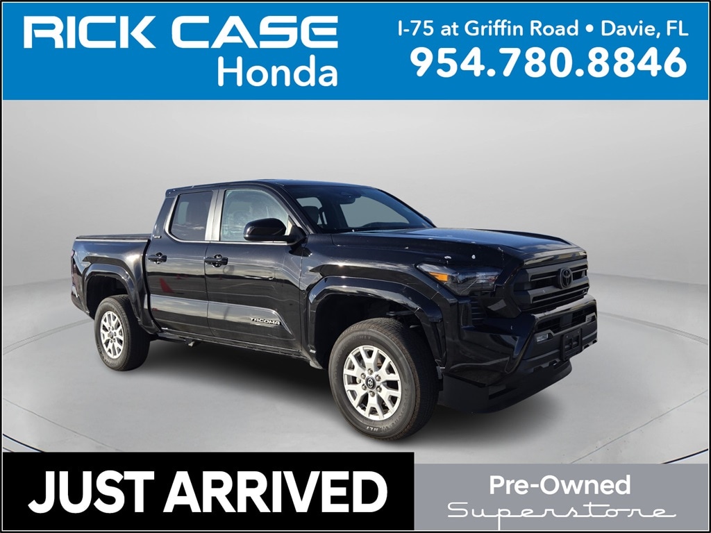 2024 Toyota Tacoma SR5's photo