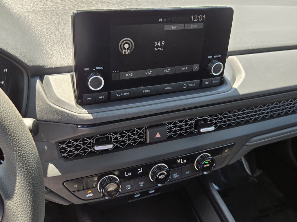2025 Honda Accord SE - Photo 20