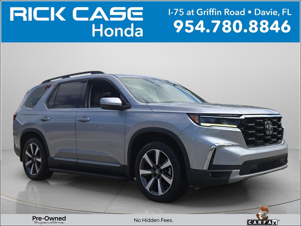 2024 Honda Pilot Touring 2WD's photo