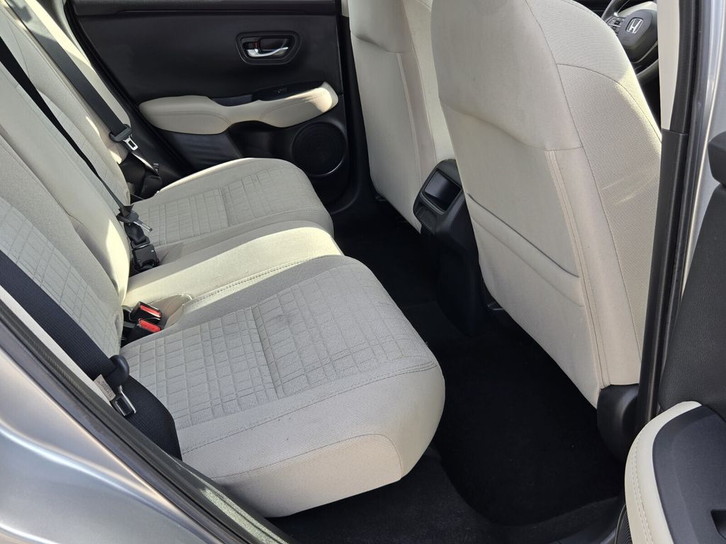 2025 Honda HR-V LX - Photo 15