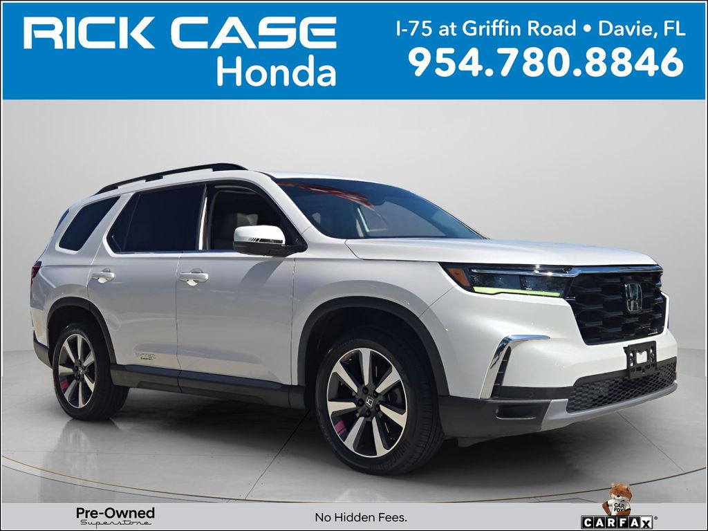 2023 Honda Pilot Touring AWD's photo
