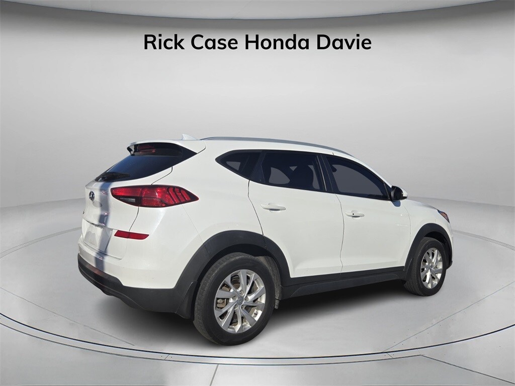 2021 Hyundai Tucson Value photo 3