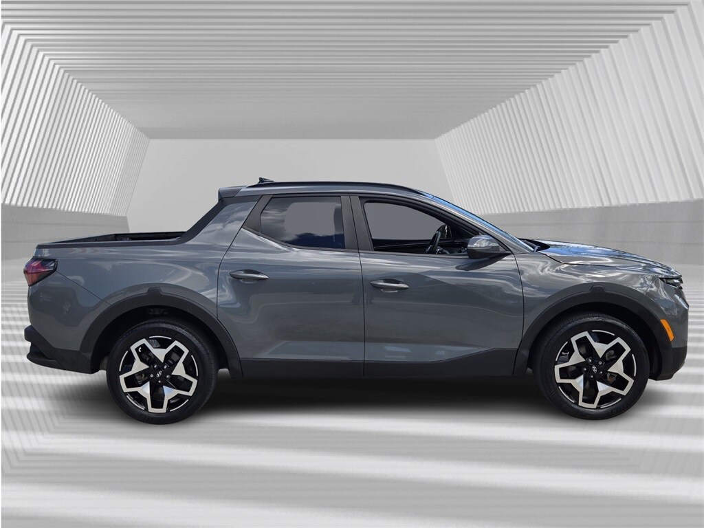 2022 Hyundai Santa Cruz Limited photo 2