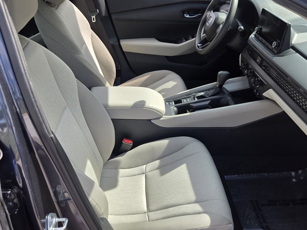 2025 Honda Accord LX - Photo 16
