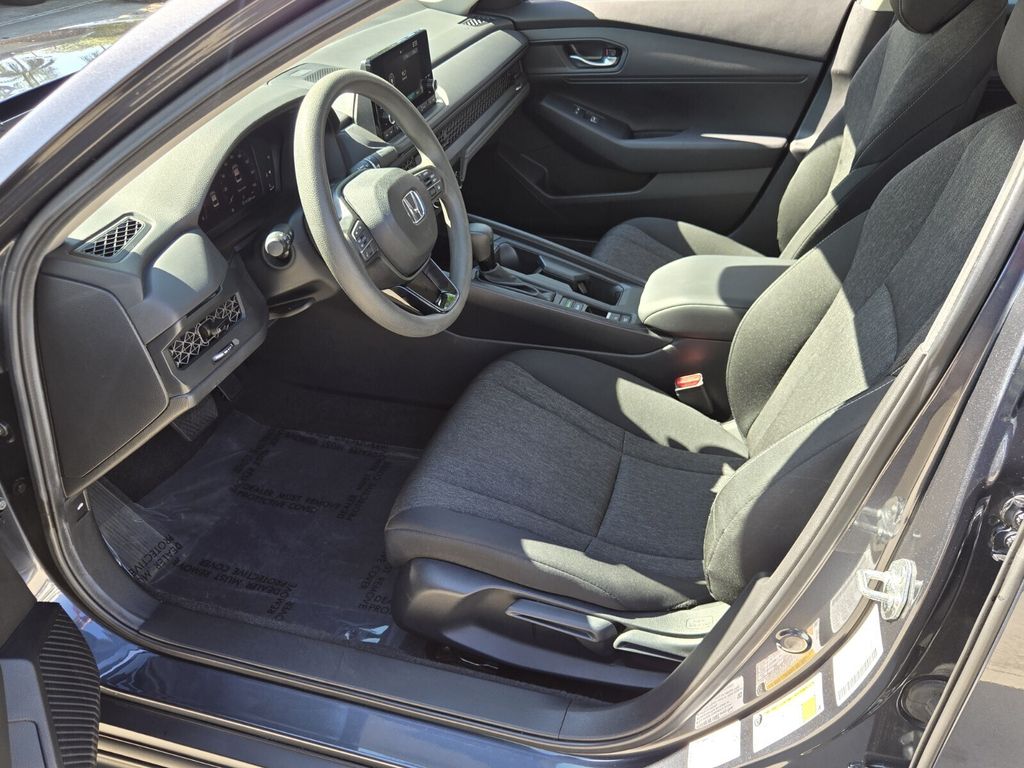 2025 Honda Accord LX - Photo 9