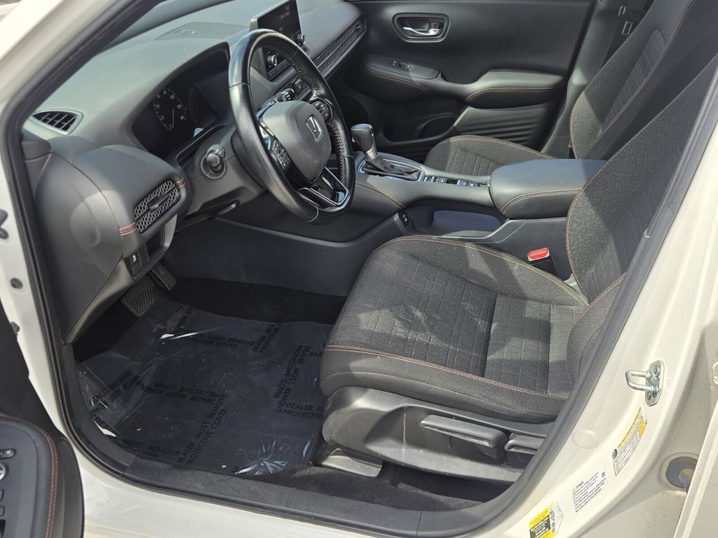 2025 Honda HR-V Sport - Photo 9