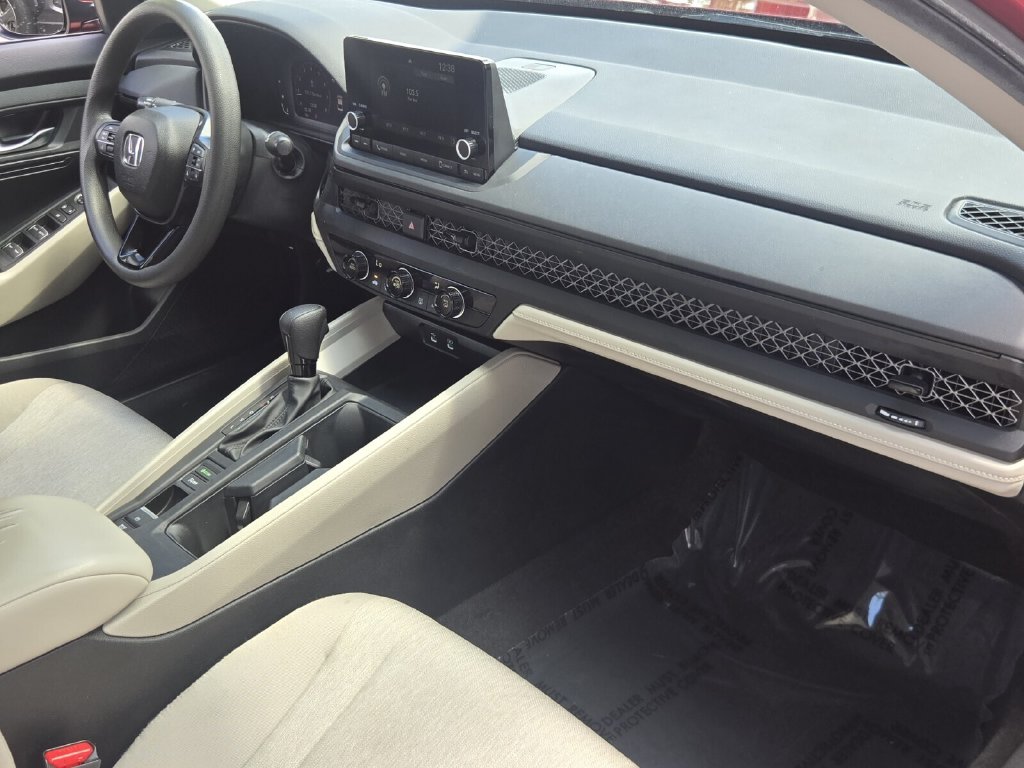 2025 Honda Accord LX - Photo 17