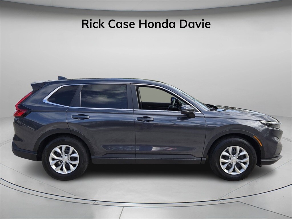 2025 Honda CR-V LX photo 2