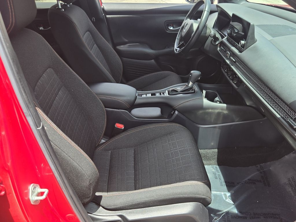 2025 Honda HR-V Sport - Photo 17