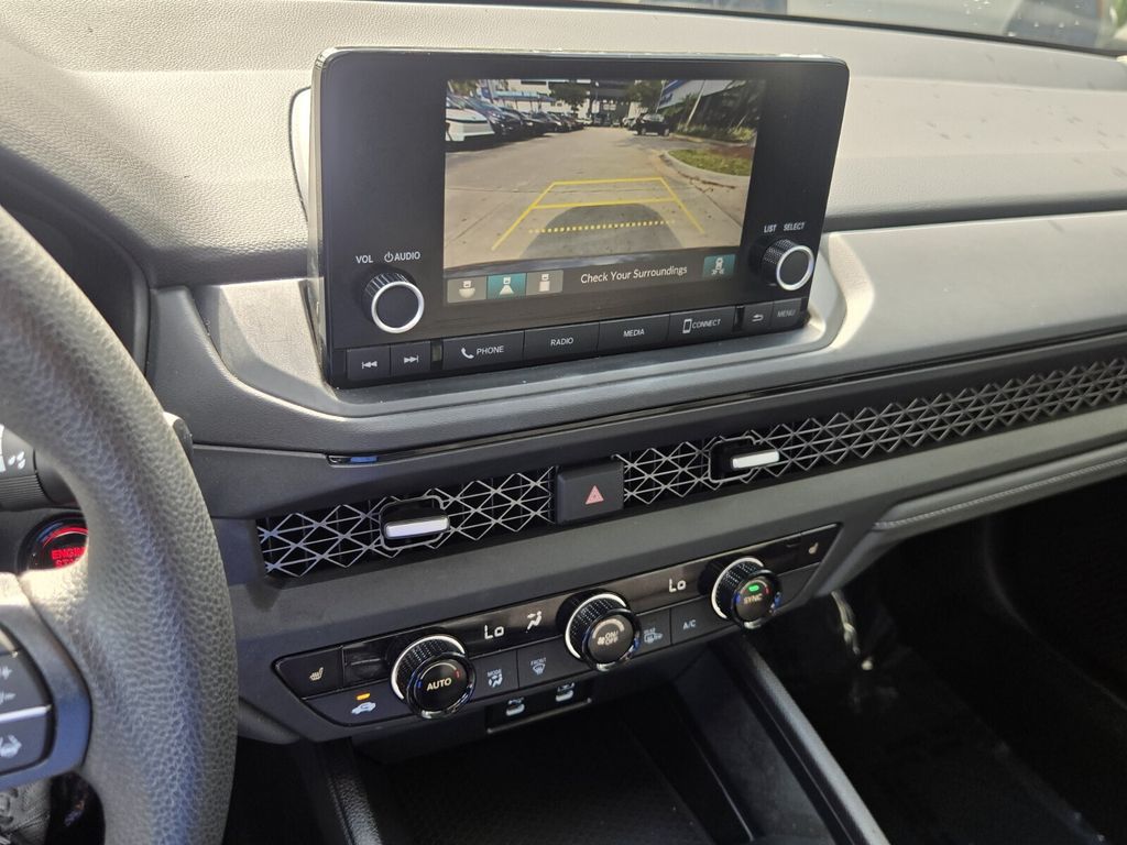 2025 Honda Accord SE - Photo 19