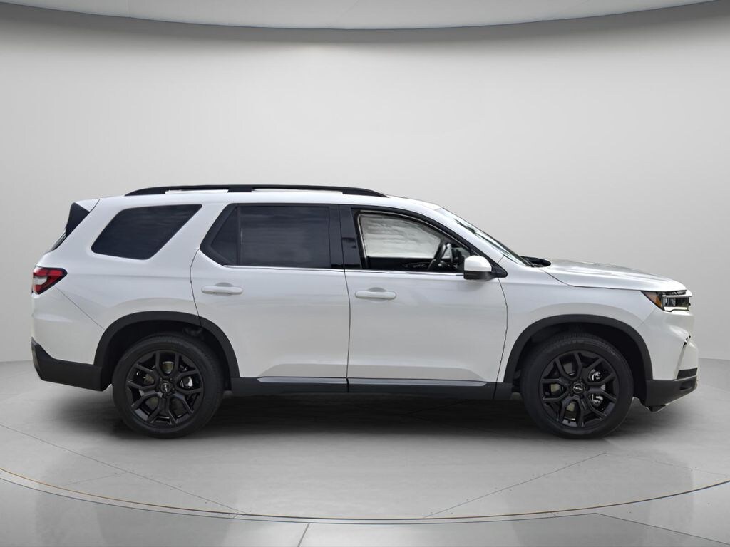 Certified 2025 Honda Pilot Touring SUV