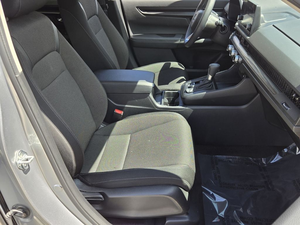 2025 Honda CR-V LX - Photo 16