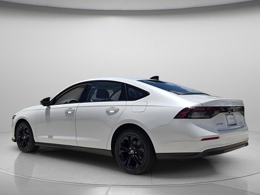 2025 Honda Accord SE - Photo 8