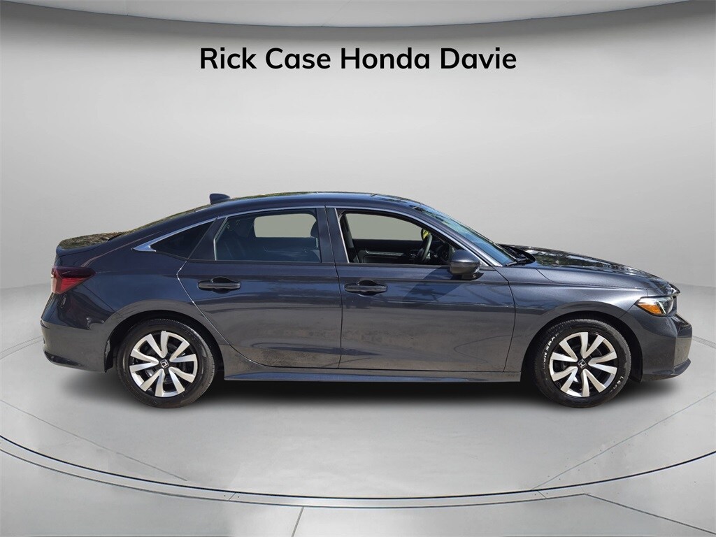 2025 Honda Civic LX photo 2