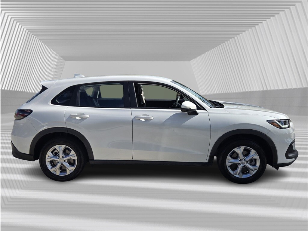 2024 Honda HR-V LX photo 2