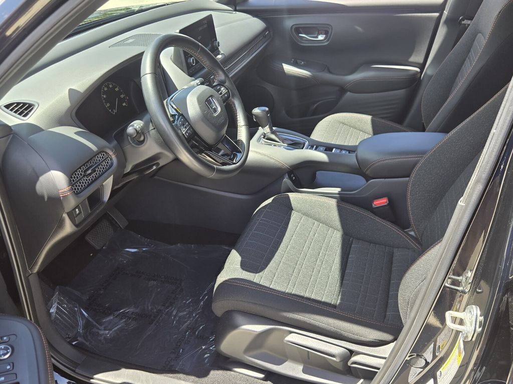 2025 Honda HR-V Sport - Photo 10