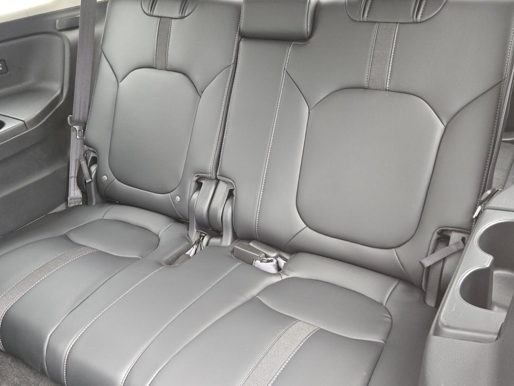 2025 Honda Pilot Touring - Photo 14