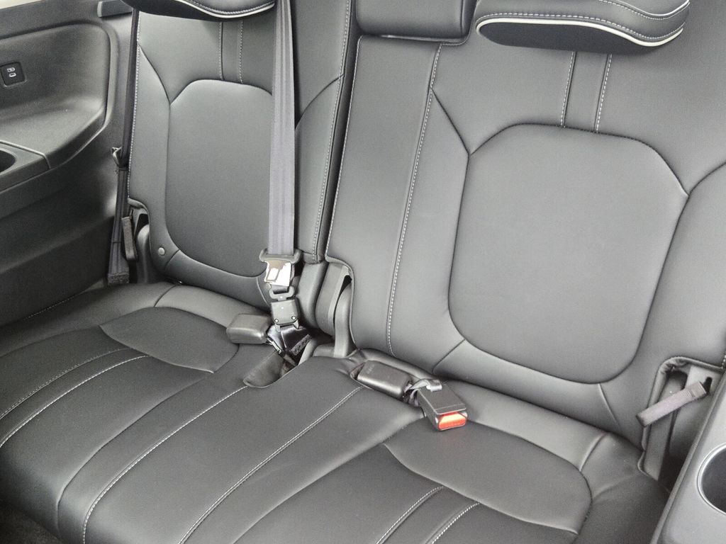2025 Honda Pilot Elite - Photo 13