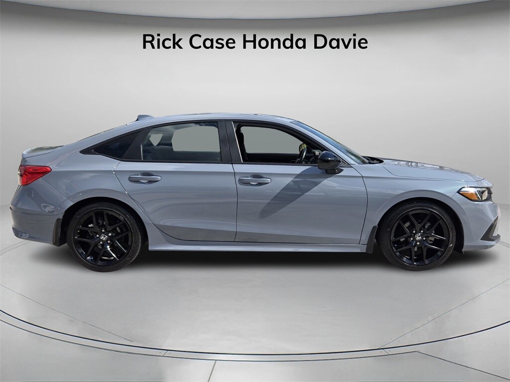 2024 Honda Civic Sport photo 2