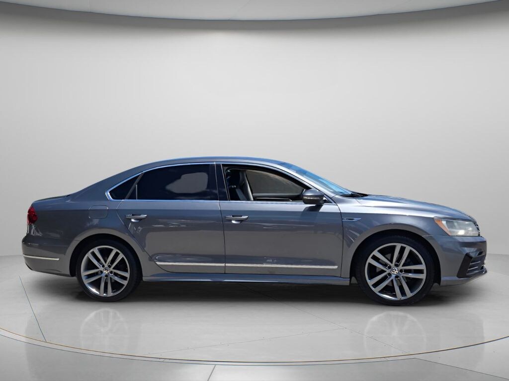 Used 2017 Volkswagen Passat 1.8T R-Line Sedan