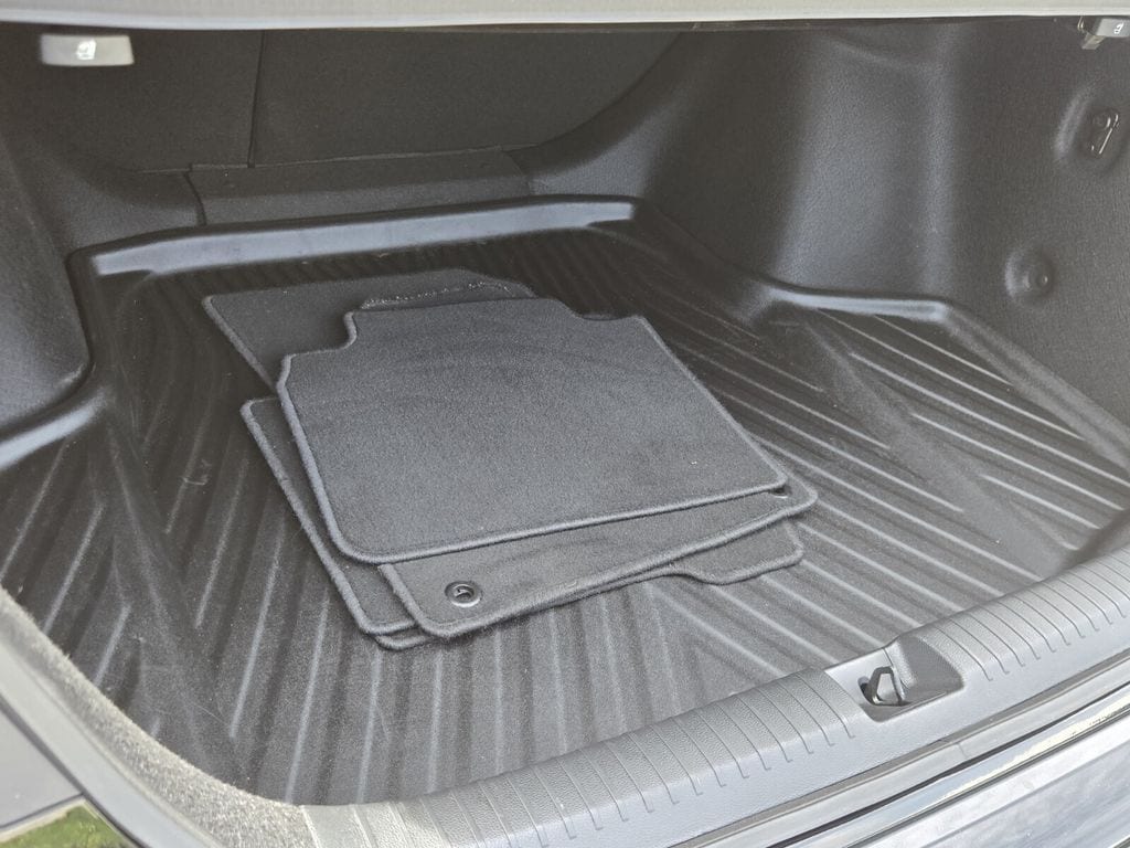 2025 Honda Accord SE - Photo 13