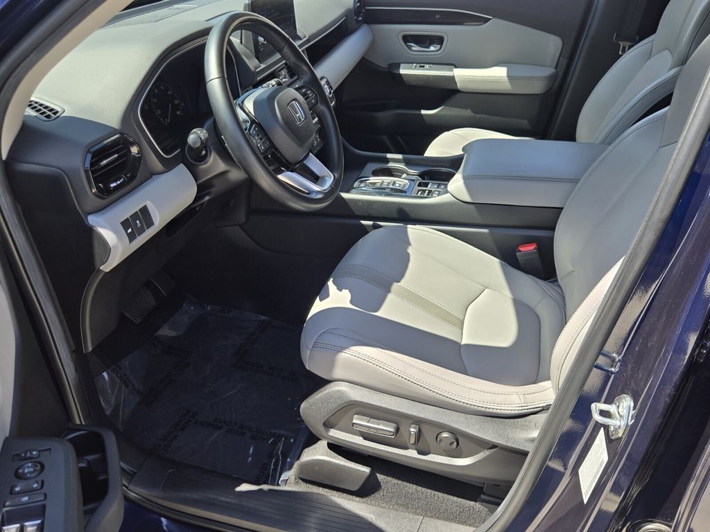 2025 Honda Pilot EX-L - Photo 10