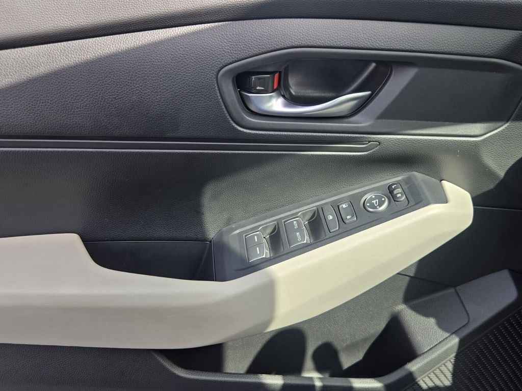 2025 Honda Accord LX - Photo 25