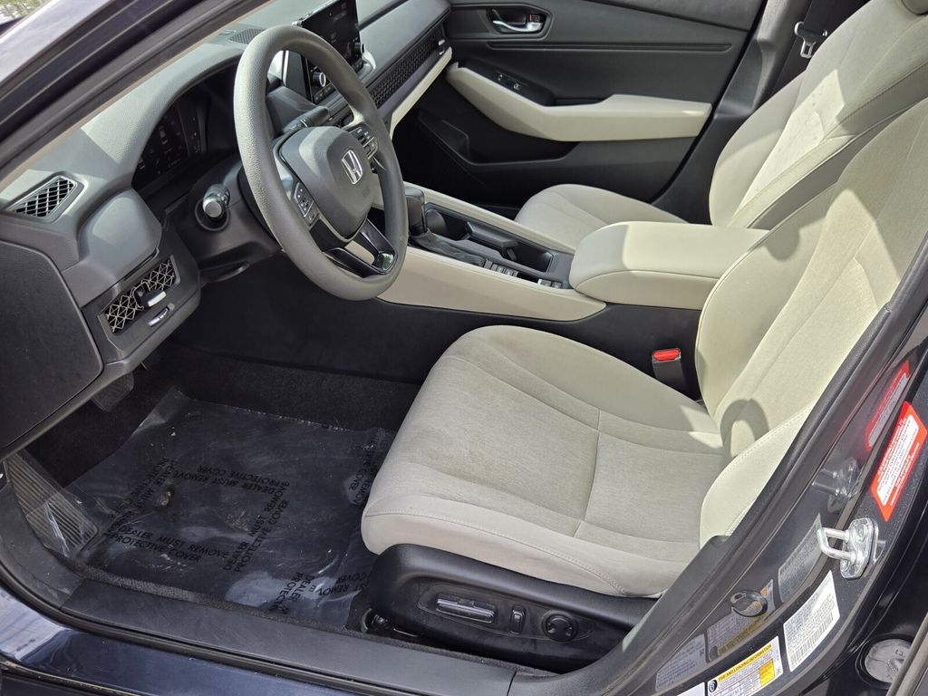 2024 Honda Accord EX - Photo 9