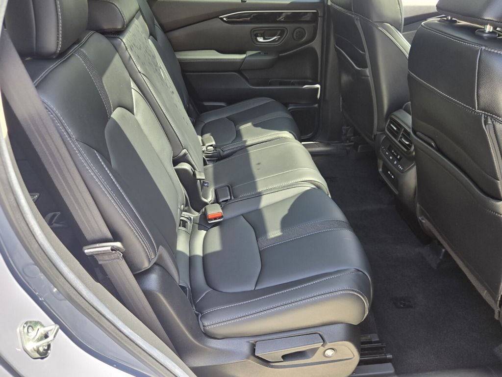 2025 Honda Pilot Touring - Photo 15