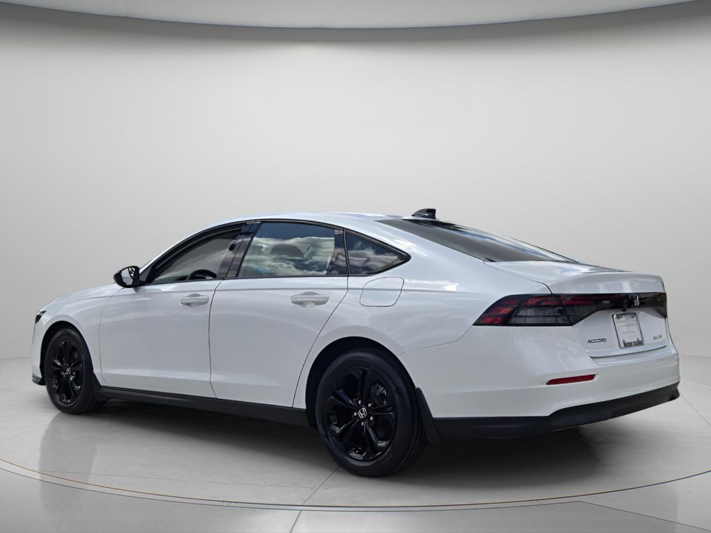 2025 Honda Accord SE - Photo 6