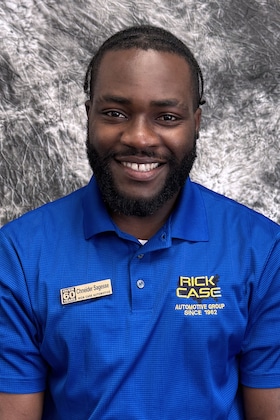 Staff member Chneider Sagesse from b88ebf3df8ae