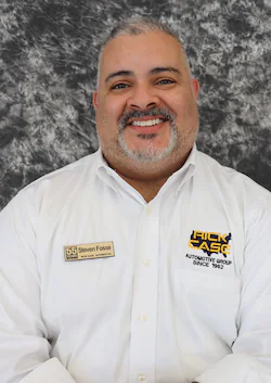 Staff member Steven Fosse from 5ce5fed5195b