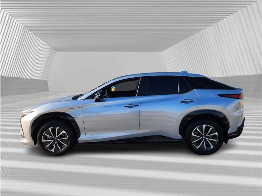 2024 Lexus RZ 450e photo 3