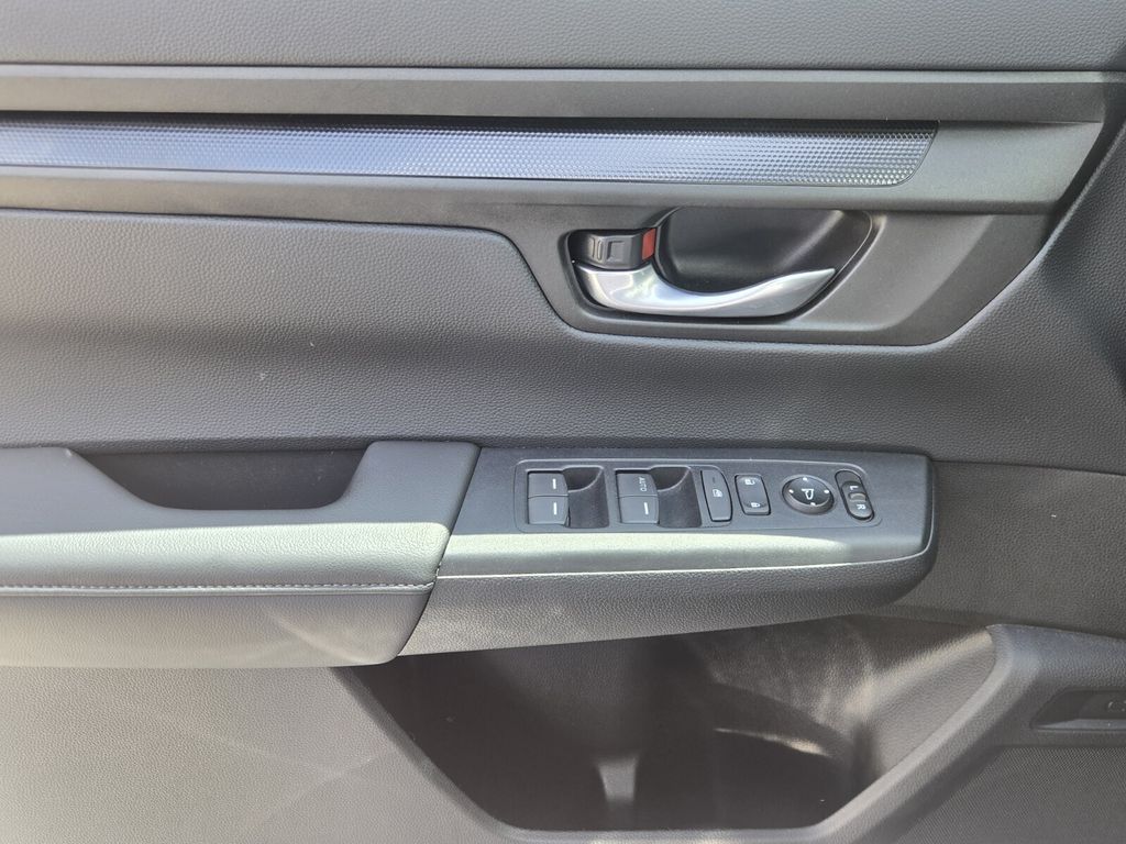 2025 Honda CR-V LX - Photo 25